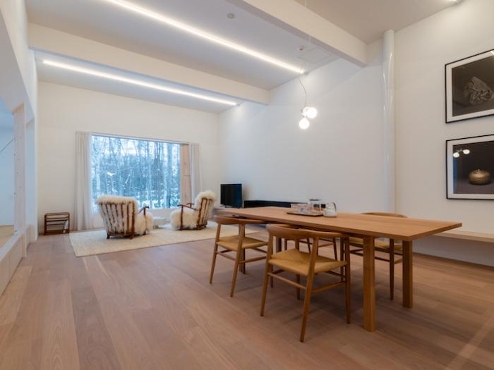 Chalet W - Dining table and chairs Dining table and chairs