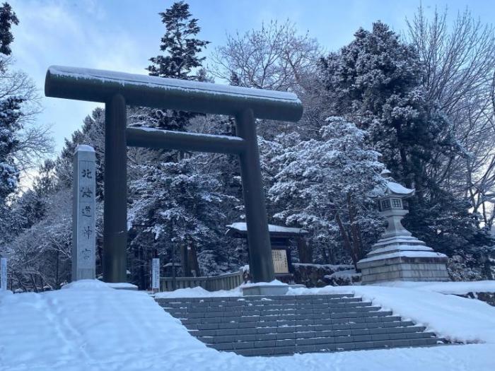 Large Japanese tori gates in a snowy back drop
