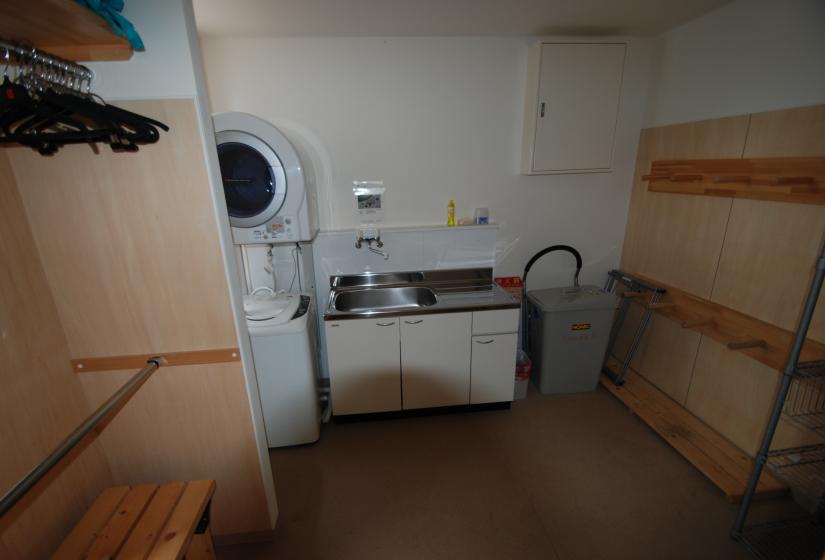 washing machine dryer sink drying room