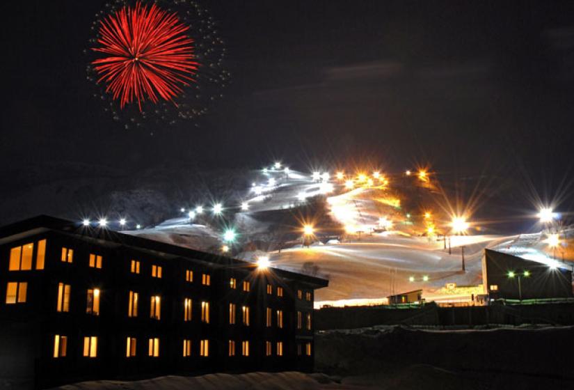 Hirafu Night skiing