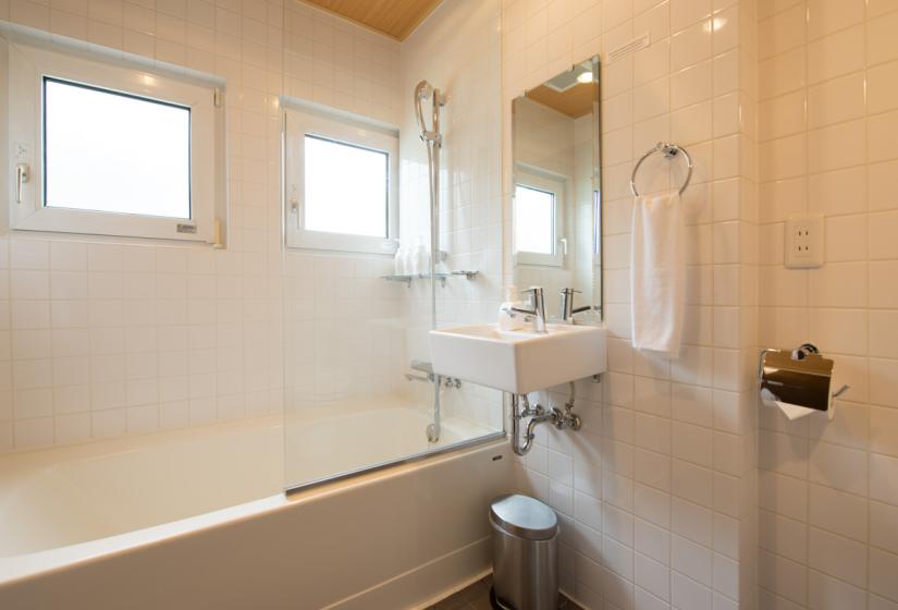 Bathroom with bathtub