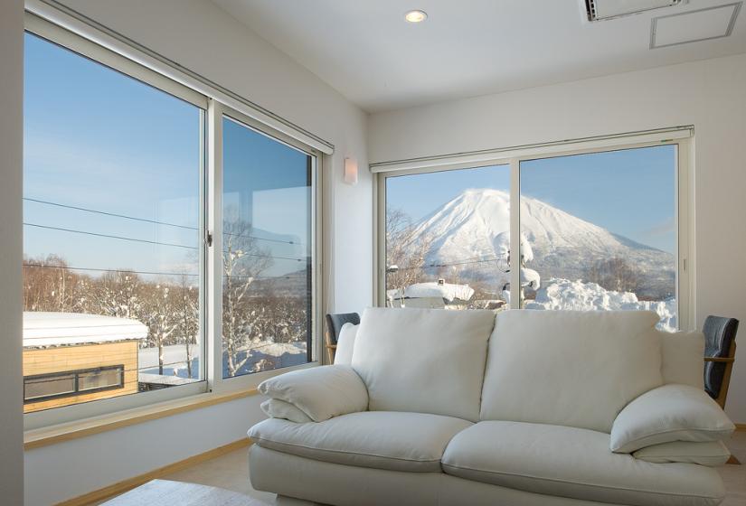 Lounge and sofa with a view of Mt Yotei