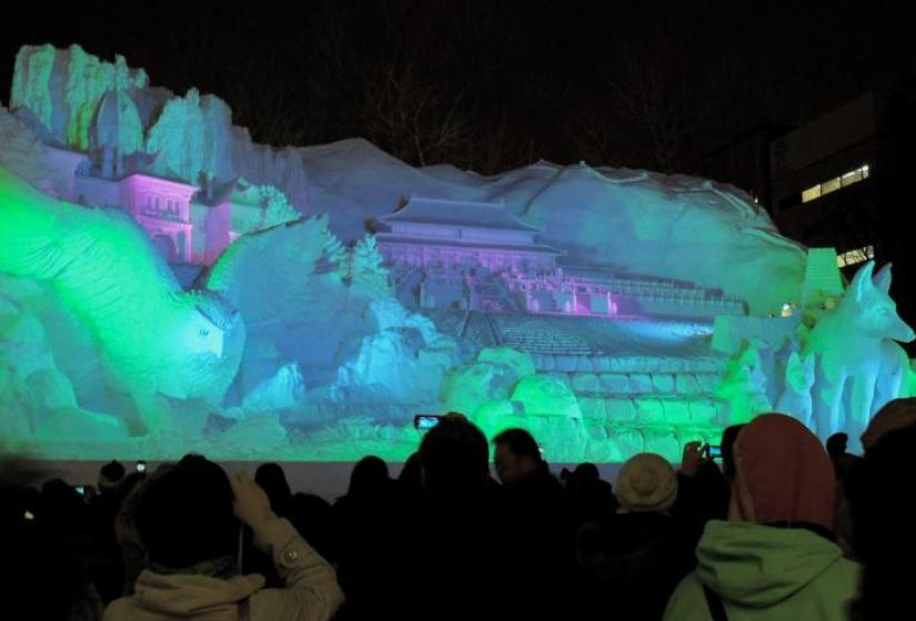 Hokkaido tourism sculpture w/light show &amp; crazy music that got us hyped!
