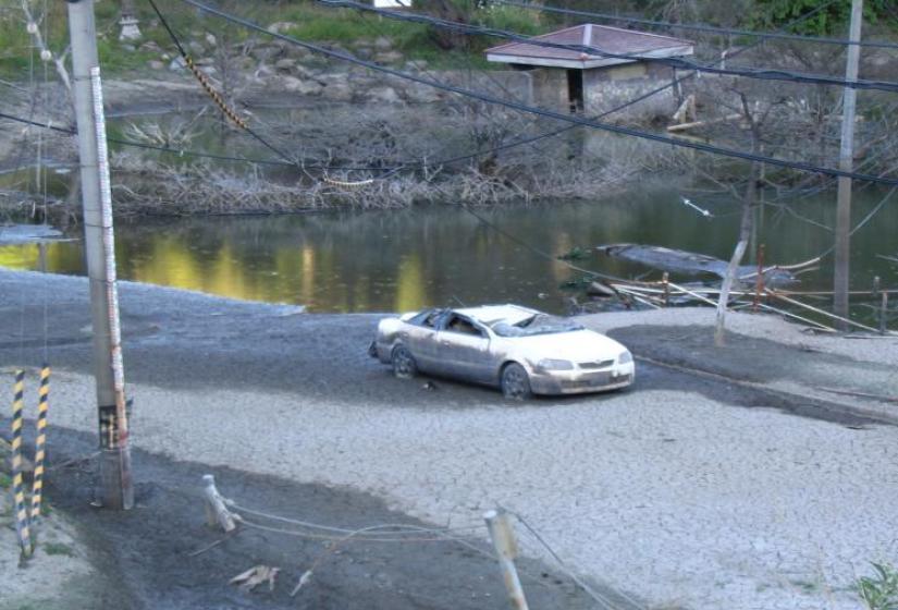 Usu-zan aftermath I wouldn't park in this neighbourhood