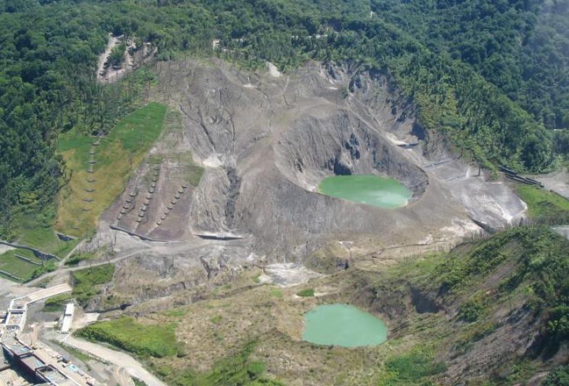 Usu-zan crater Center of 2000 eruption