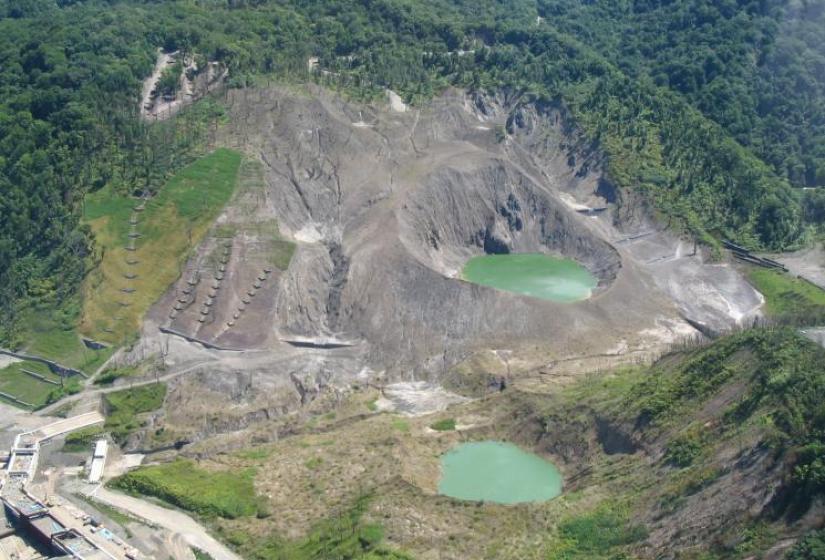 Center of 2000 eruption