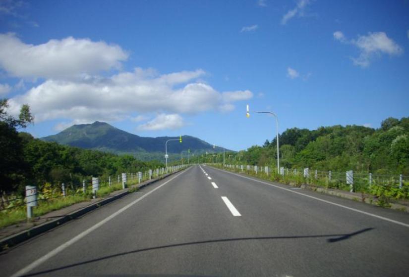 Hokkaido Roads Hokkaido drivers average 10 km/h faster than the rest of Japan