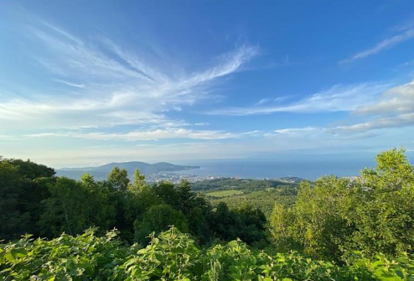 otaru_lookout_view.jpg A view of otaru city, surrounding hills and the Sea of Japan