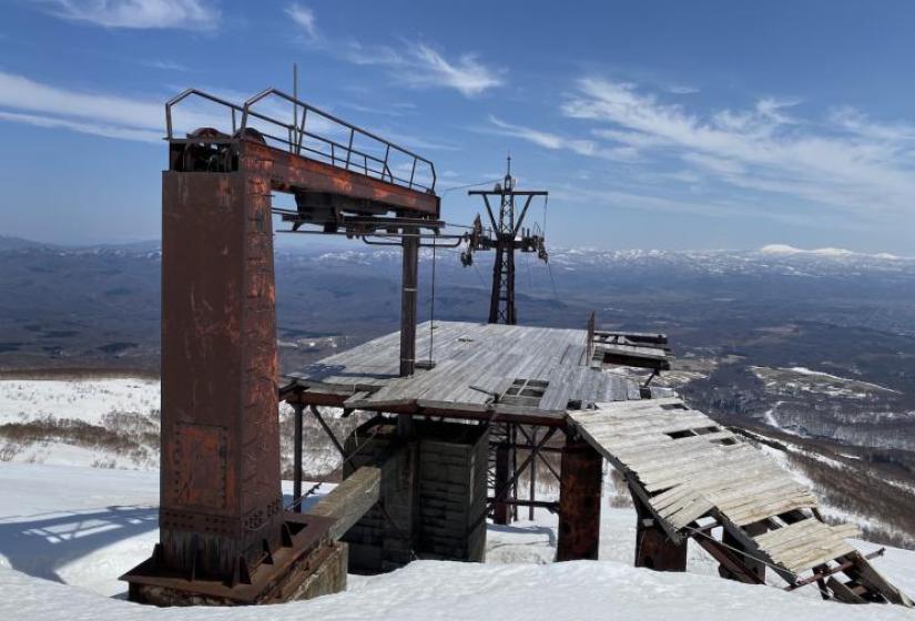An rusty abandoned ski lift 