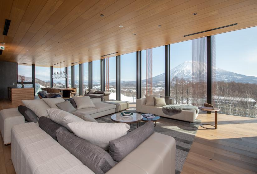 A lounge area with expansive mountain view