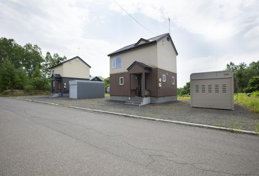 Yotei Chalet exterior sumer view