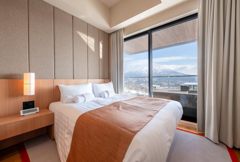 Bedroom with Yotei View