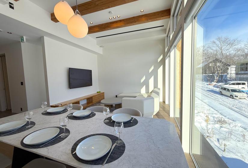 A set dining table